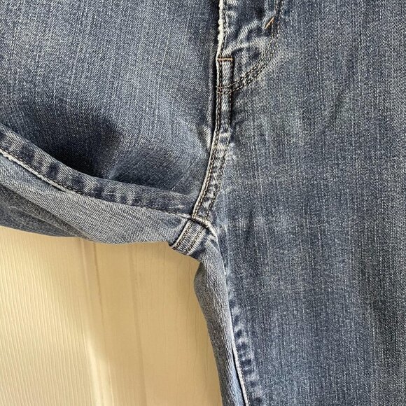 Levi's Women's 515 Bootcut Medium Wash Mid Rise Denim Blue Jeans Size 12 - Picture 8 of 9